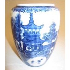 Caughley 'Barrel' Shaped Moulded Tea Canister (Lacking its Lid), Decorated with Blue and White 'Temple' Pattern, c1785