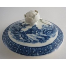 First Period Worcester Teapot Cover, Blue and White 'Fence Pattern', Moulded Flower Finial, c1775