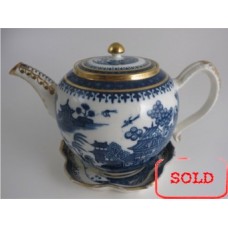 SOLD Caughley globular form Teapot, printed in blue and white with 'Willow Nankin' pattern with richly applied gilding, Salopian 'S' mark, c1785 SOLD