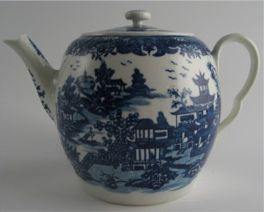 Worcester 'Bandstand' pattern teapot and cover, c1780