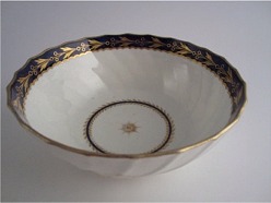 Flight and Barr period Worcester Circular Shanked Slops Bowl, Blue and Gilt Decoration with the 'Fly' pattern, c1790