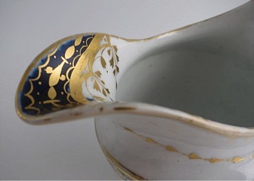 Chamberlain Worcester Oval Shaped Milk Jug, Underglaze Blue and Gilt 'Blue Border with Gold Ovals and Gilded Dropping Foliage' Decoration, Pattern Number 61, c1800-1805