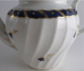 Worcester Circular Shanked Teapot, Blue and Gilt 
Decoration with 'Bluebell pattern', c1795