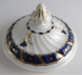 Worcester Circular Shanked Teapot, Blue and Gilt 
Decoration with 'Bluebell pattern', c1795