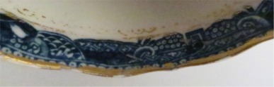 Rim veiw - Caughley fluted Sucrier and Cover, printed with blue and white 'Pagoda' pattern with applied gilded decoration, Salopian 'S' mark, c1785