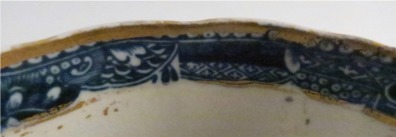 Rim condition - Caughley fluted Sucrier and Cover, printed with blue and white 'Pagoda' pattern with applied gilded decoration, Salopian 'S' mark, c1785