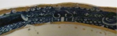 Rim closeup - Caughley fluted Sucrier and Cover, printed with blue and white 'Pagoda' pattern with applied gilded decoration, Salopian 'S' mark, c1785