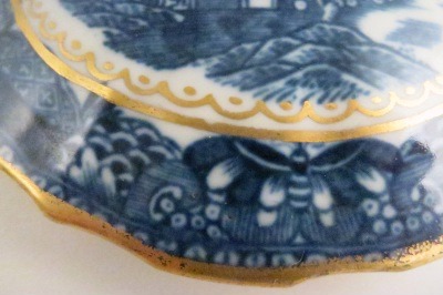 Caughley fluted Sucrier and Cover, printed with blue and white 'Pagoda' pattern with applied gilded decoration, Salopian 'S' mark, c1785
