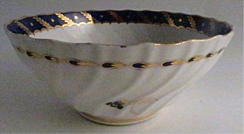 Worcester Circular Shanked Slops Bowl, Blue and Gilt Decoration with 'Bluebell pattern', c1795